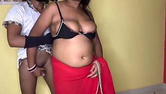 Indian Curvy Woman Kamvali Bay'S Sensual Encounter