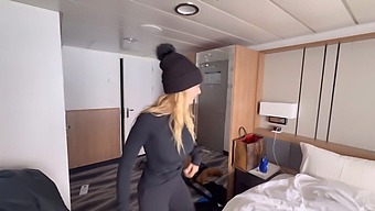 Natural Beauty Gets An Amazing Blowjob On A Cruise
